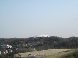 狭山湖からみた西部球場