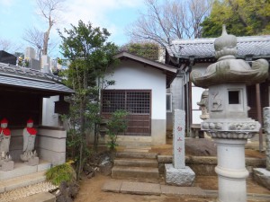 東光寺の白山堂