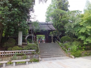 深大寺の本堂の入り口