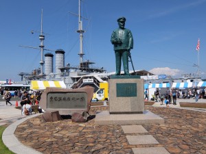 東郷平八郎像